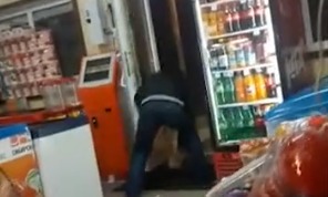 Россиянин за минуту дважды ограбил один и тот же магазин.