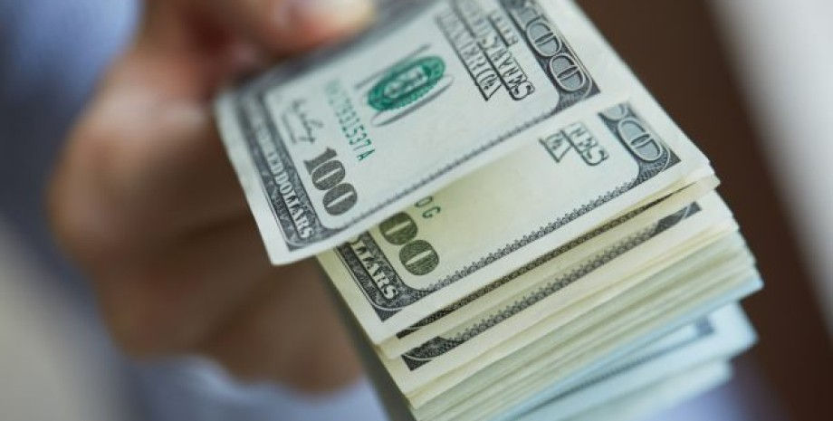 В США мужчина выиграл $1 млн благодаря купюре в $20, найденной на улице.