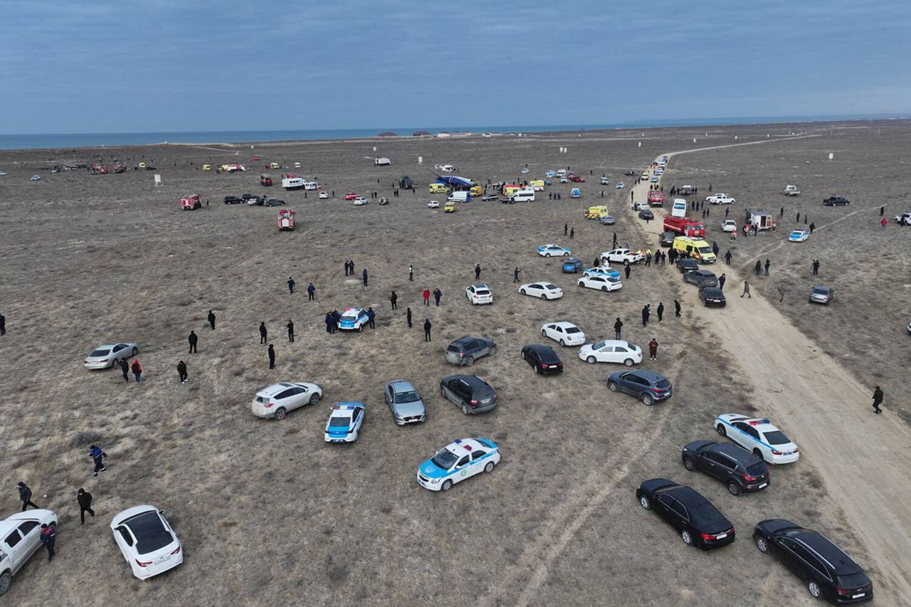 Surse: Piloții avionului care a căzut în Aktau au reușit să îl îndepărteze de clădirile rezidențiale.