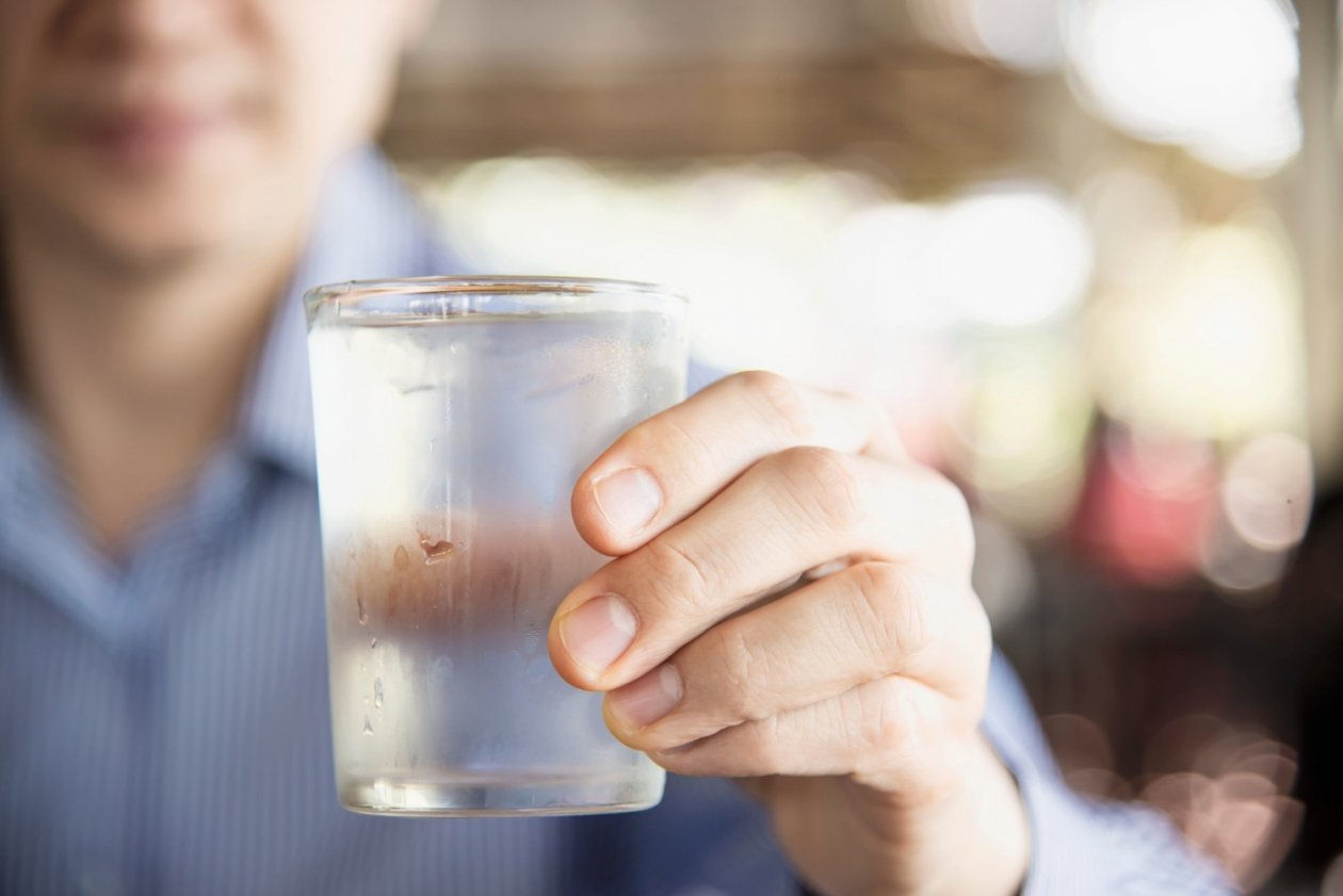Studiu: Lungimea degetelor inelare este legată de dependența față de alcool.