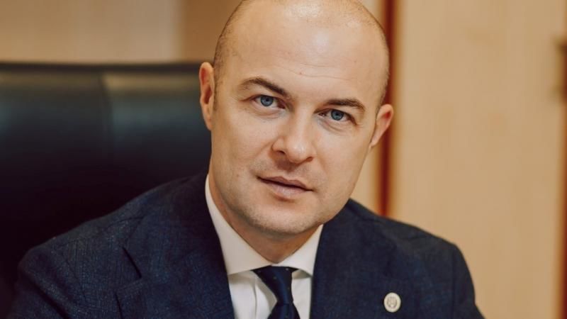 По решению суда незаконно уволенного Присяжнюка восстановят в должности.