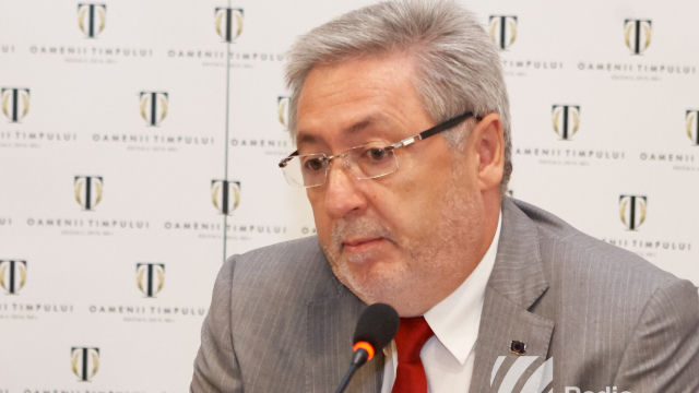 Nistor Grozavu nu îndeplinește interimatul funcției de primar general, ci doar atribuțiile sale de adjunct.