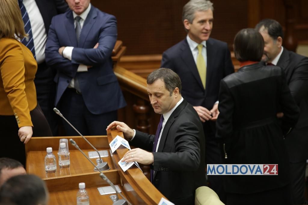 Vicepreședintele Partidului Liberal, Anatol Șalaru, scrie pe pagina sa de facebook despre frica liderului PLDM față de destrămarea iminentă a PLDM și al viitorului sumbru pentru formațiunea pe care o conduce.