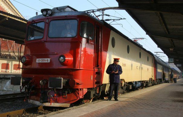 Un tren cu 38 de vagoane a deraiat. Trafic feroviar blocat