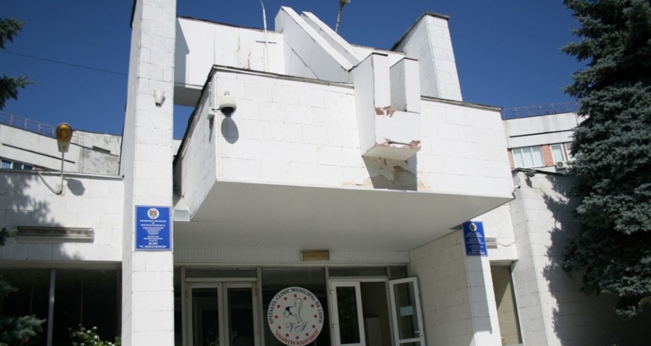 От COVID-осложнений скончалась медсестра одной из столичных больниц.