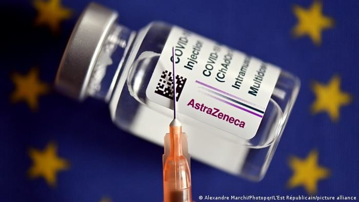 В Швеции отказались комментировать побочные эффекты вакцины AstraZeneca.