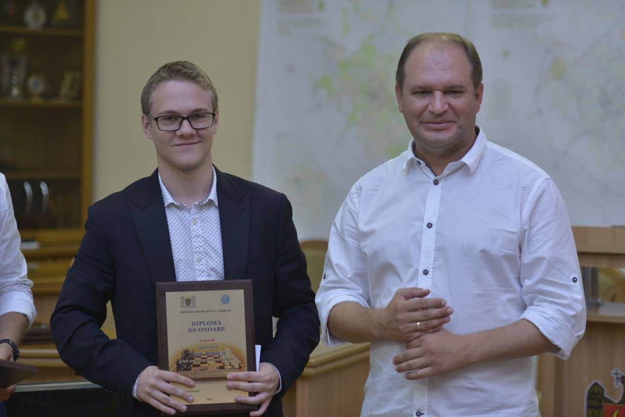 Чебан поздравил молдавскую сборную по шахматам с историческим результатом.