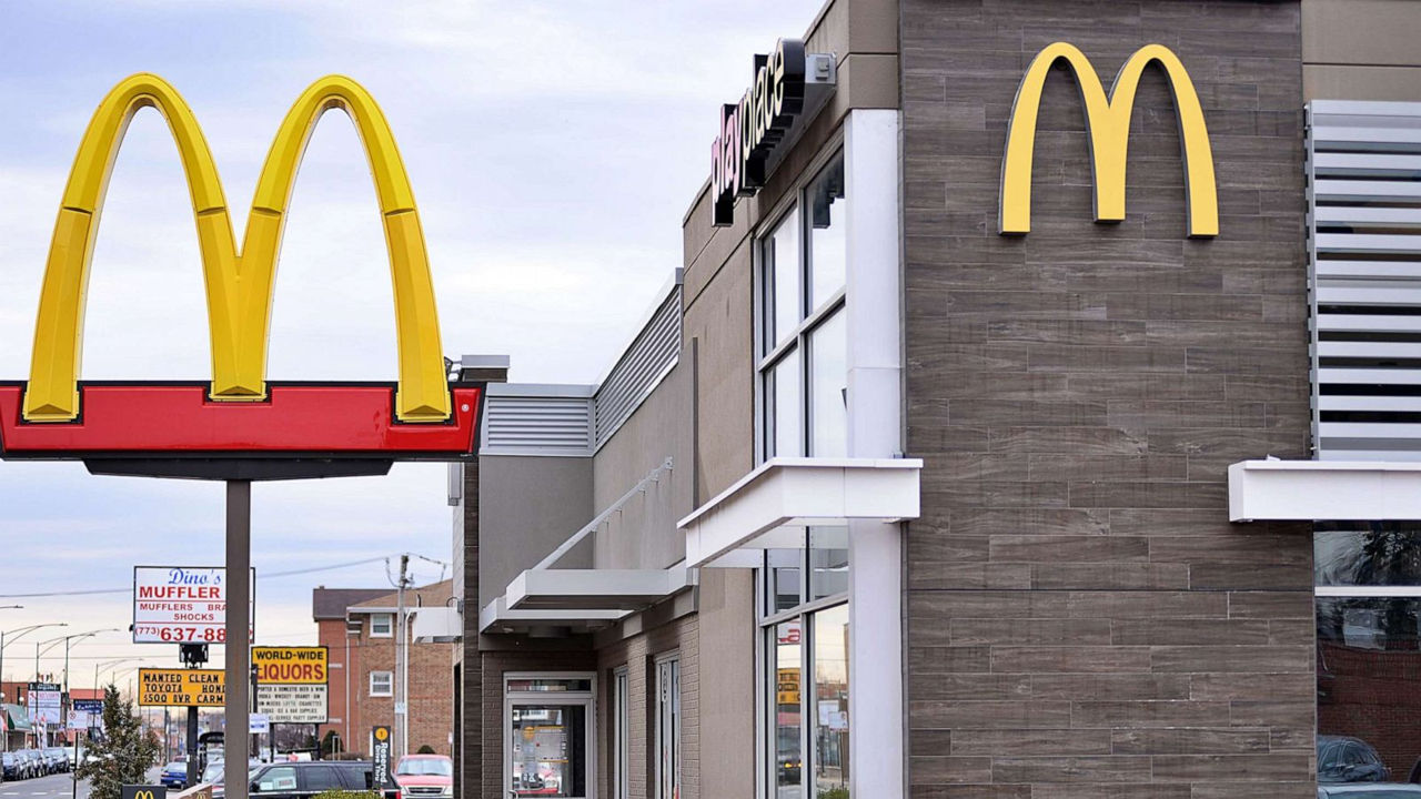 Персонаж CosMc появился в рекламе McDonald's десятки лет назад.