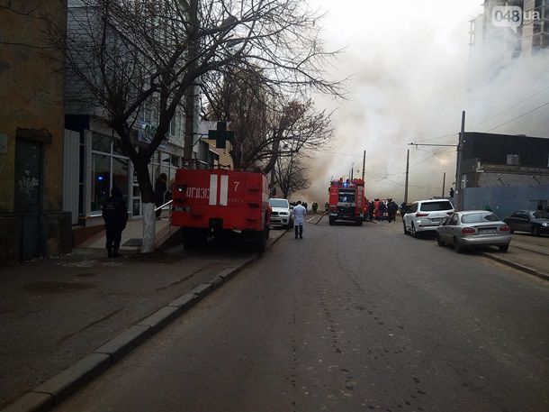 В Одессе сгорели ресторан, магазин и кафе.