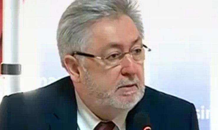 Нистор Грозаву призвал госслужащих не поддаваться влиянию политического кризиса.