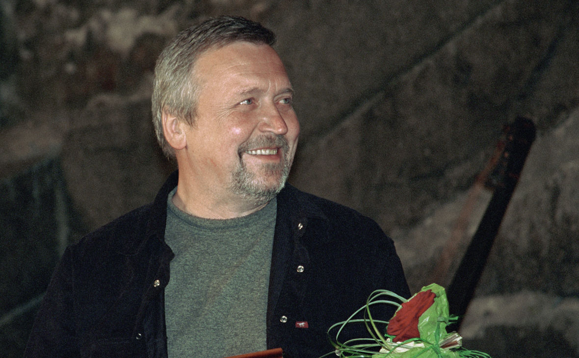 Умер режиссёр "Особенностей национальной охоты" Александр Рогожкин.