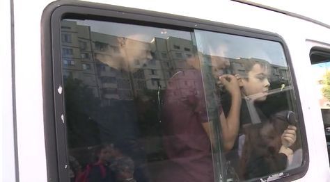 С начала учебного года общественный транспорт переполнен.