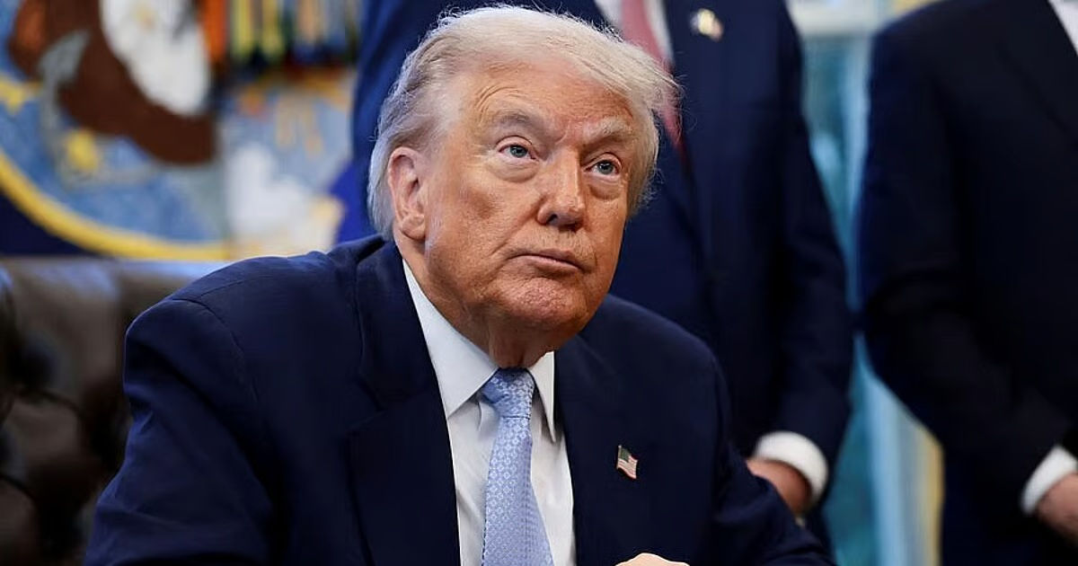 Трамп дал Мадуро неделю на выезд из Венесуэлы и закрыл воздушное пространство.
