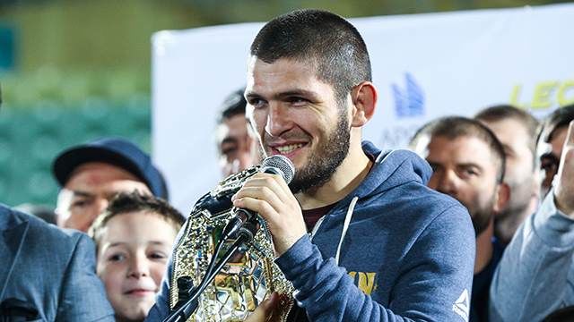 Боец смешанного стиля, чемпион UFC в легком весе Хабиб Нурмагомедов.
