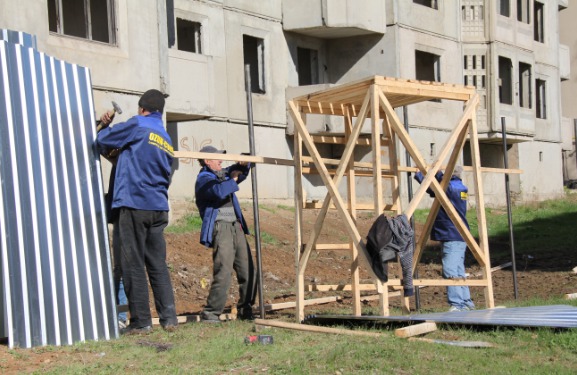 Până la sfârșitul anului 2018, când va fi finalizată faza II a proiectului, vor fi construite circa 700 de locuințe sociale pentru 2.500 de beneficiari.
