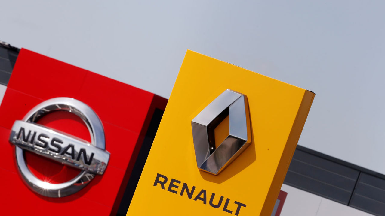 Renault задумался о продаже доли в Nissan.