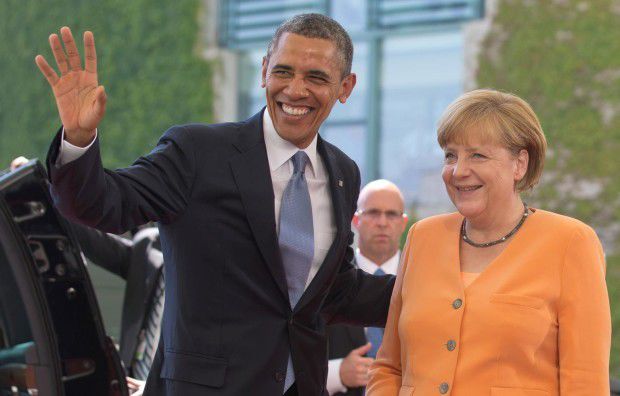 Președintele american Barack Obama și cancelarul german Angela Merkel s-au pronunțat duminică pentru menținerea sancțiunilor împotriva Rusiei .