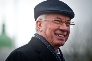 Николай Азаров спустя несколько часов после увольнения вылетел в частном самолете в Вену.