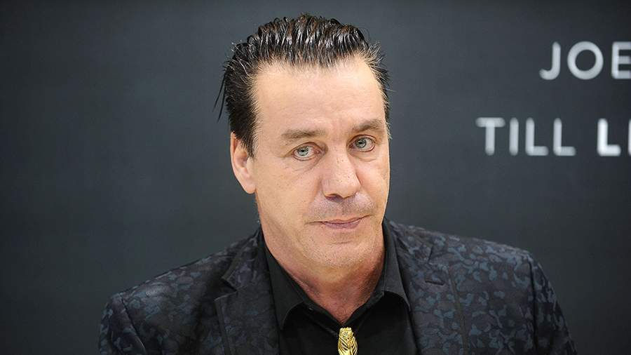 Против вокалиста Rammstein выдвинули новые обвинения в насилии.