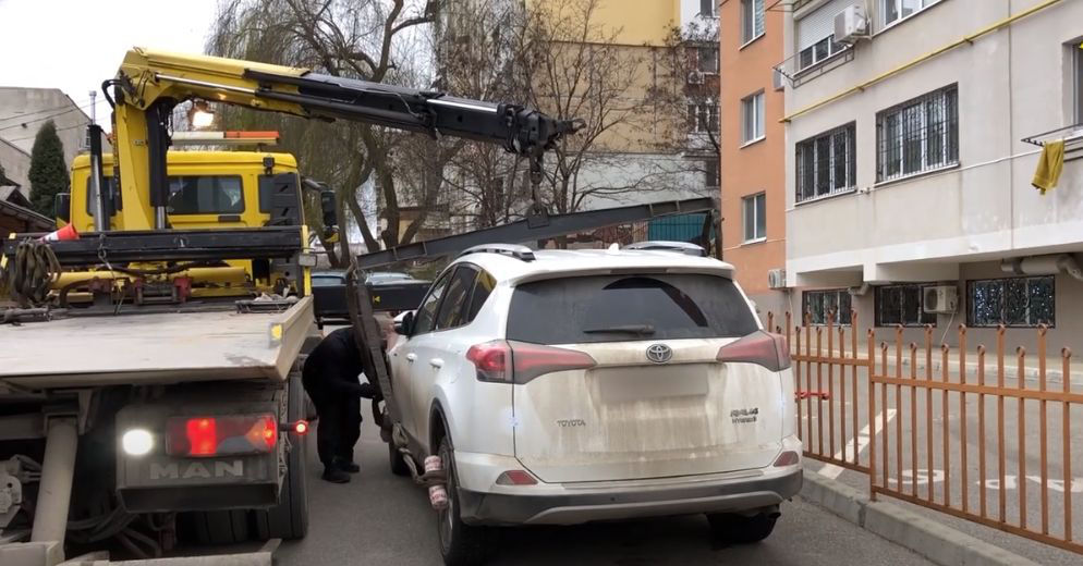 В ходе обысков по делу о контрабанде транспортных средств изъяли 2 авто.
