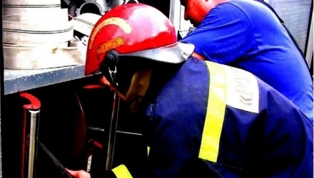Incendiu într-un bloc cu cinci etaje de pe strada Vadul lui Vodă din capitală. Flăcările au izbucnit aseară într-o construcție auxiliară de la ultimul etaj.