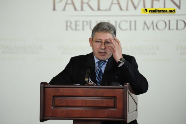 Potrivit lui Mihai Ghimpu, reforma administrativ-teritorială este necesară întrucât „avem un aparat birocratic foarte mare”.