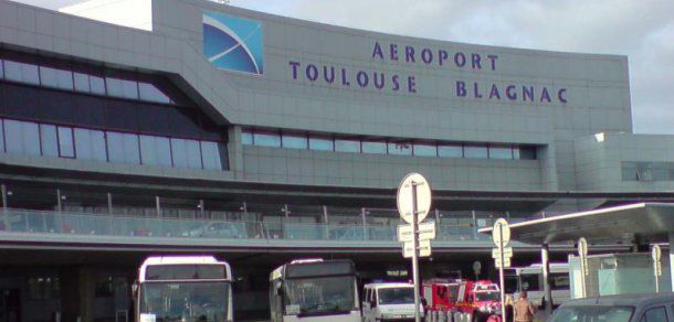 Un incendiu a izbucnit, luni, pe aeroportul din oraşul Toulouse. Foto: suggestkeyword.com