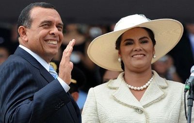 Бывший президент Гондураса с супругой.