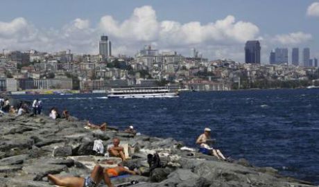 Turcia va rămâne la ora de vară pe tot parcursul anului. Foto: AP