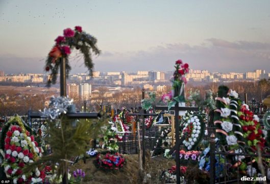 Cel mai mare cimitir din Europa este prea mic pentru Chişinău