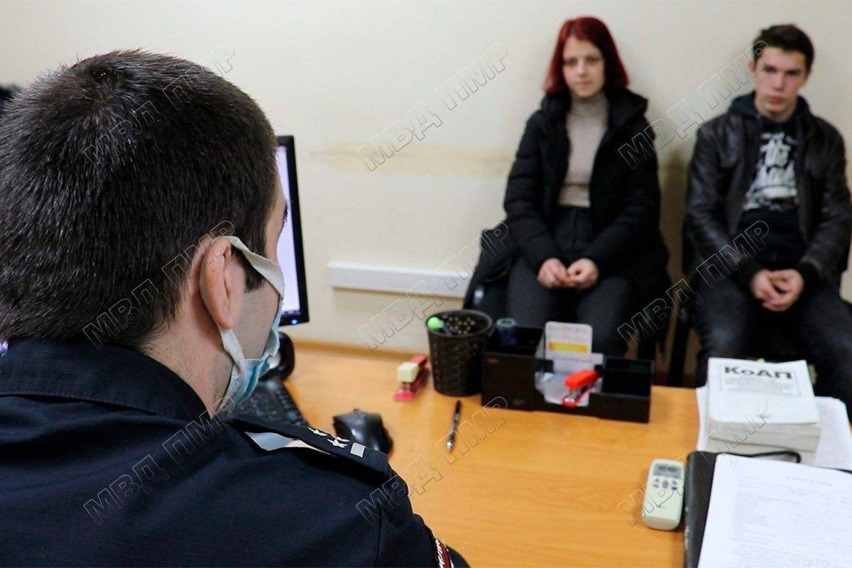 Школьникам из Приднестровья грозит 5 лет тюрьмы за танцы на могилах.