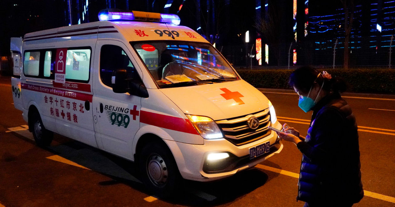 Un bărbat a murit în China după ce a lucrat 104 zile: A avut o zi liberă.