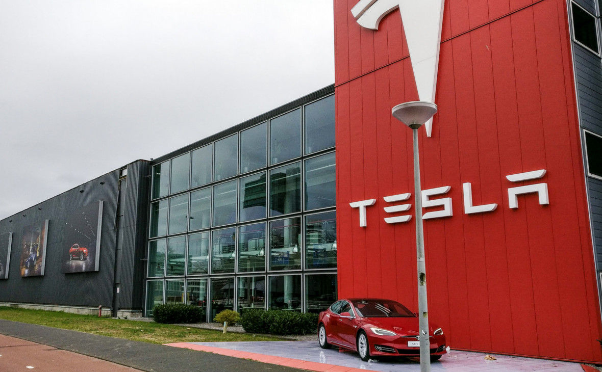 Рыночная стоимость Tesla снова превысила $1 трлн.