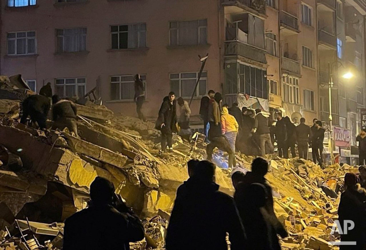 В Турции произошло землетрясение магнитудой 7,4.