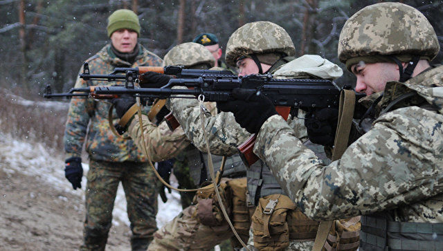 Украина готовится к новой войне, заявили в МИД России.