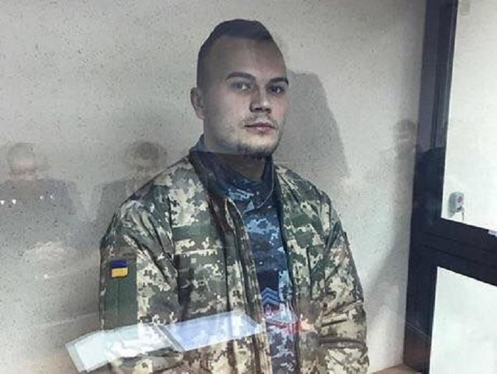 Олег Мельничук указал на то, что в соответствии с Женевской конвенцией является военнопленным.