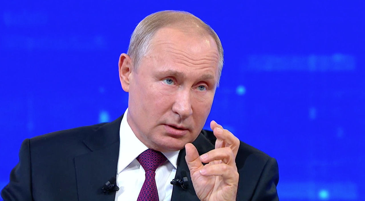Путин согласился с тезисом, что россиянам "жить стало тяжелее".
