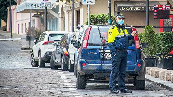 В Грузии введут запрет на передвижение легковых автомобилей.
