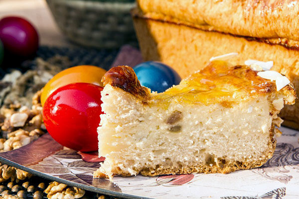 Cozonacii de Paşti au apărut deja pe rafturile magazinelor specializate „Franzeluţa”. 