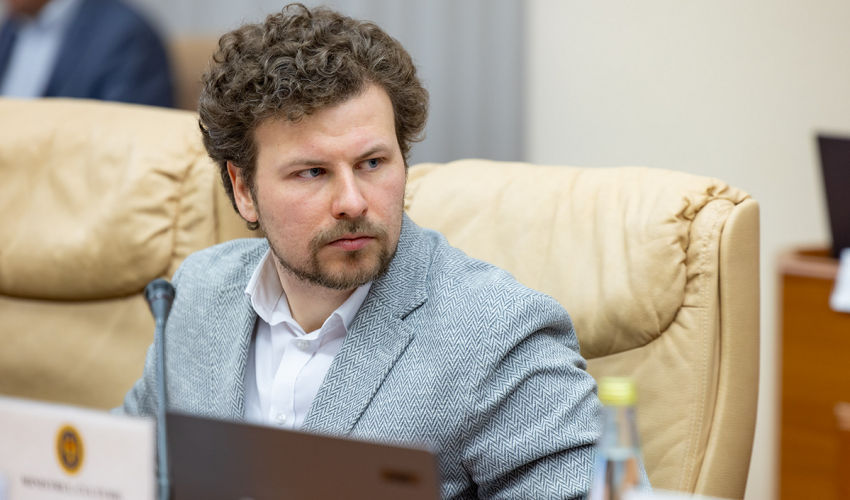 Переговоры правительства и профсоюзов о зарплатах педагогов пройдут 1 сентября
