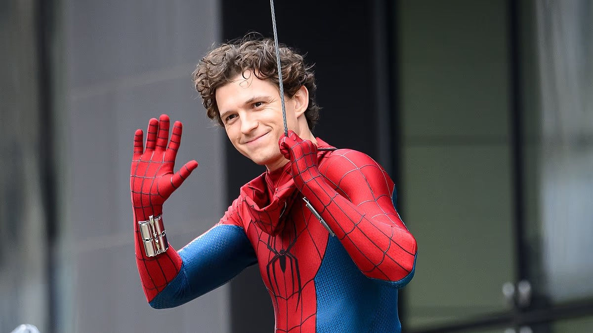 Actorul Tom Holland s-a rănit pe platourile de filmare ale Omului-Păianjen și a ajuns la spital.