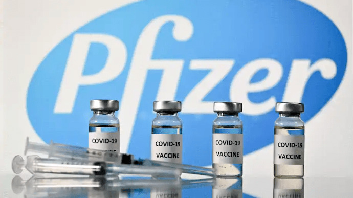 Минздрав ведет переговоры с Pfizer о закупке 700 000 доз вакцины.