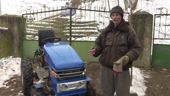 Tractor nou cu piese vechi: Bărbat înșelat de un magazin online