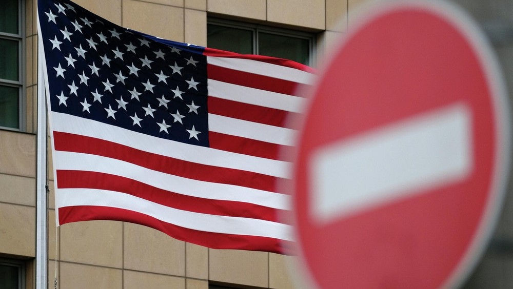 США не снимут санкции против российской нефти.