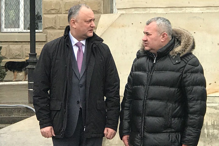 Президент Игорь Додон привёз в Бельцы новый КАМАЗ.