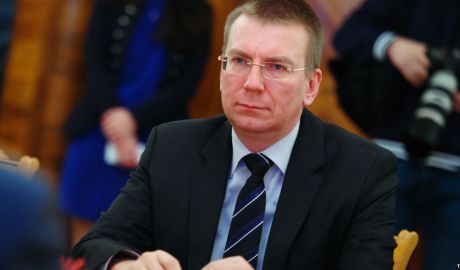 "Пакет помощи должен способствовать им в имплементации зоны свободной торговли и проведении реформ", - сказал Ринкевичс.