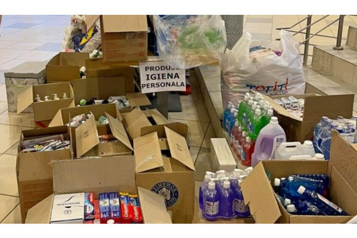 Партию продуктов раздали в пункты размещения беженцев.