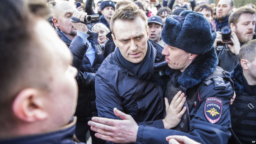 Навального задержали на подходе к Пушкинской площади.