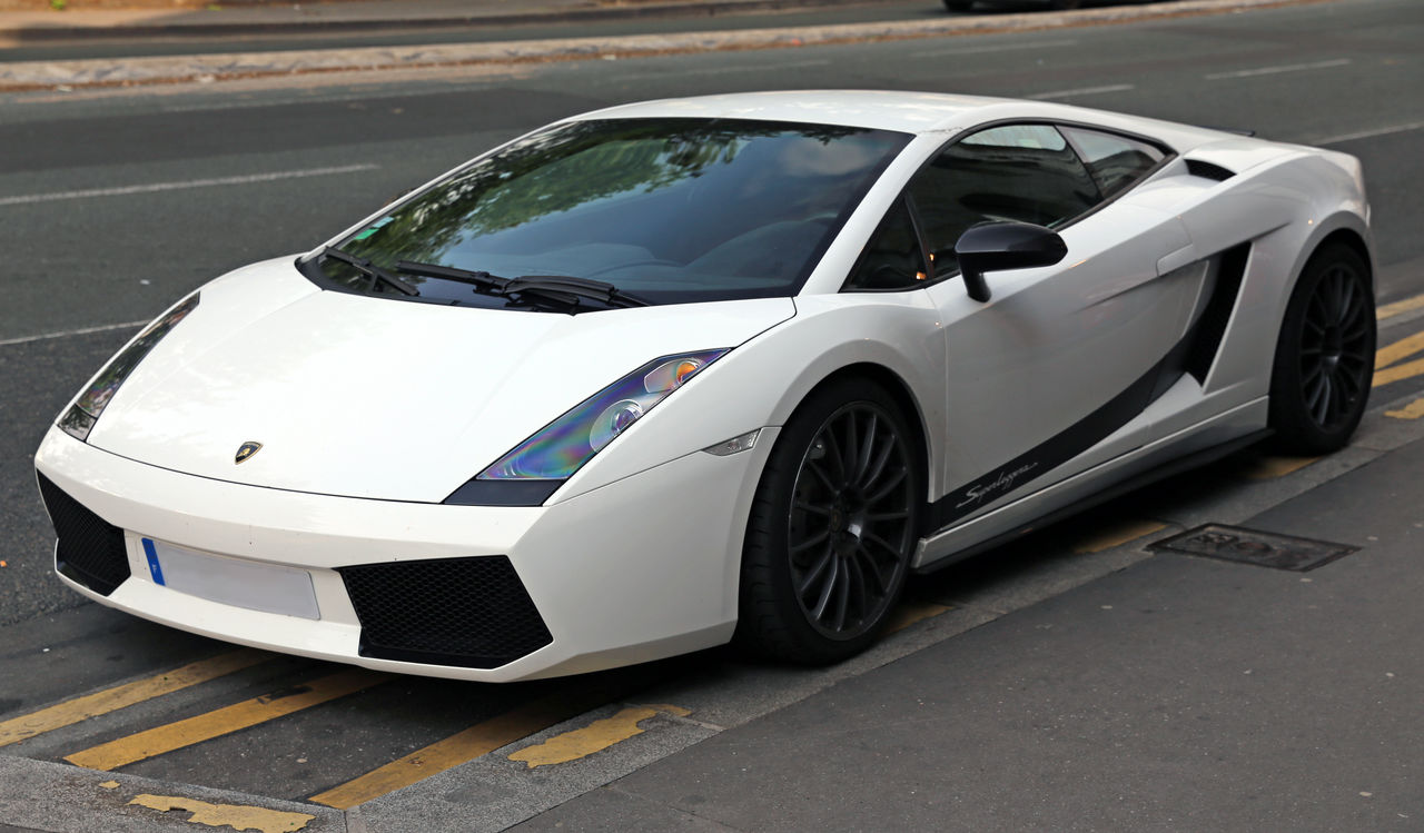 Спорткар Lamborghini Gallardo выпускался в 2003-2013гг