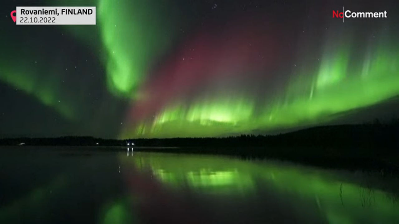 Необычное северное сияние озарило небо Финляндии.